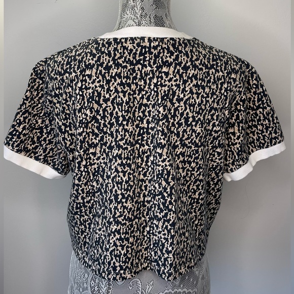 ADIDAS Animal Print Cropped Tee 💫🐆 - Picture 7 of 8